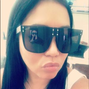 Meet your Posher, Bernice